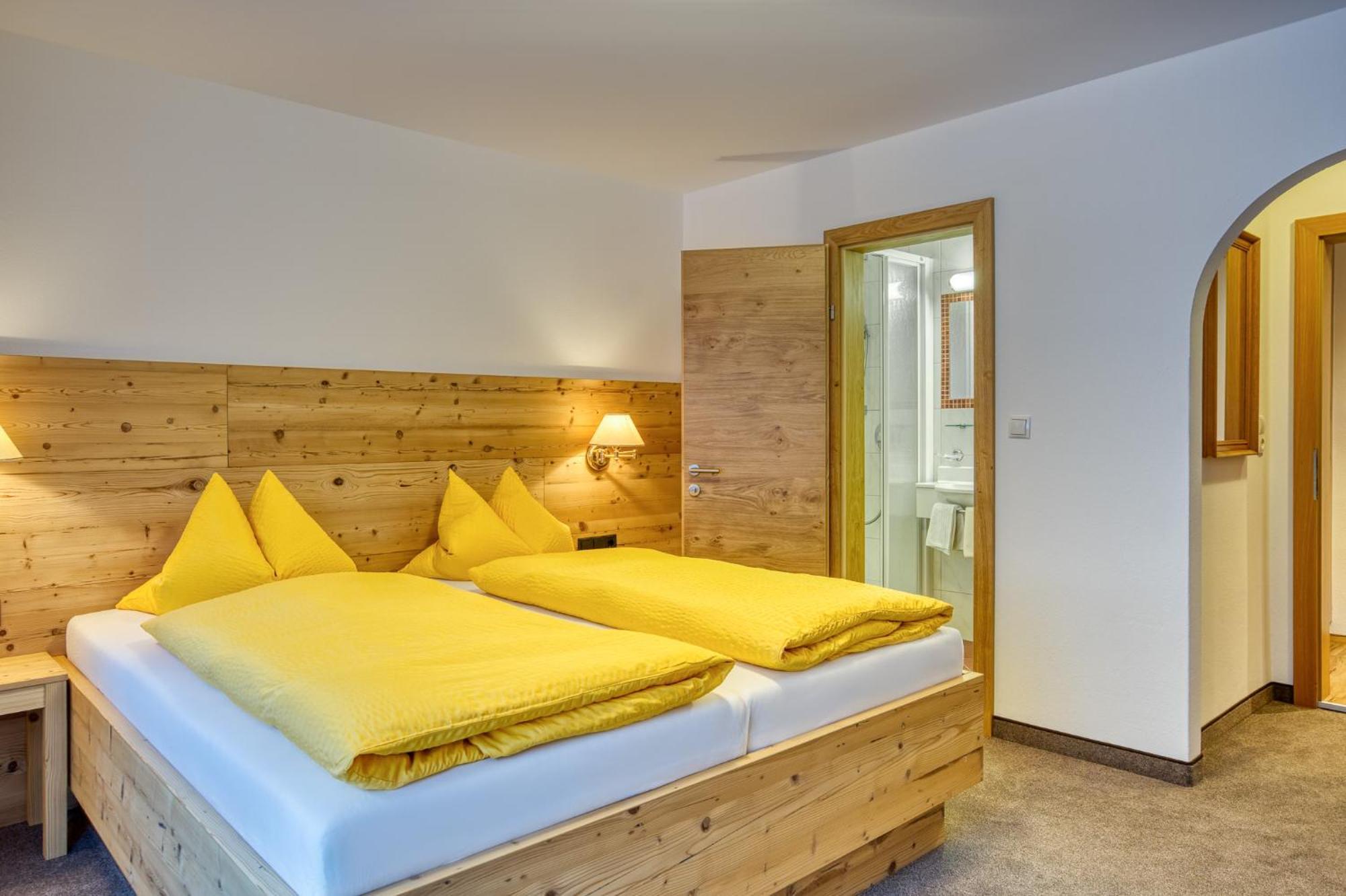 Alpenrose Tux Apartment Ngoại thất bức ảnh