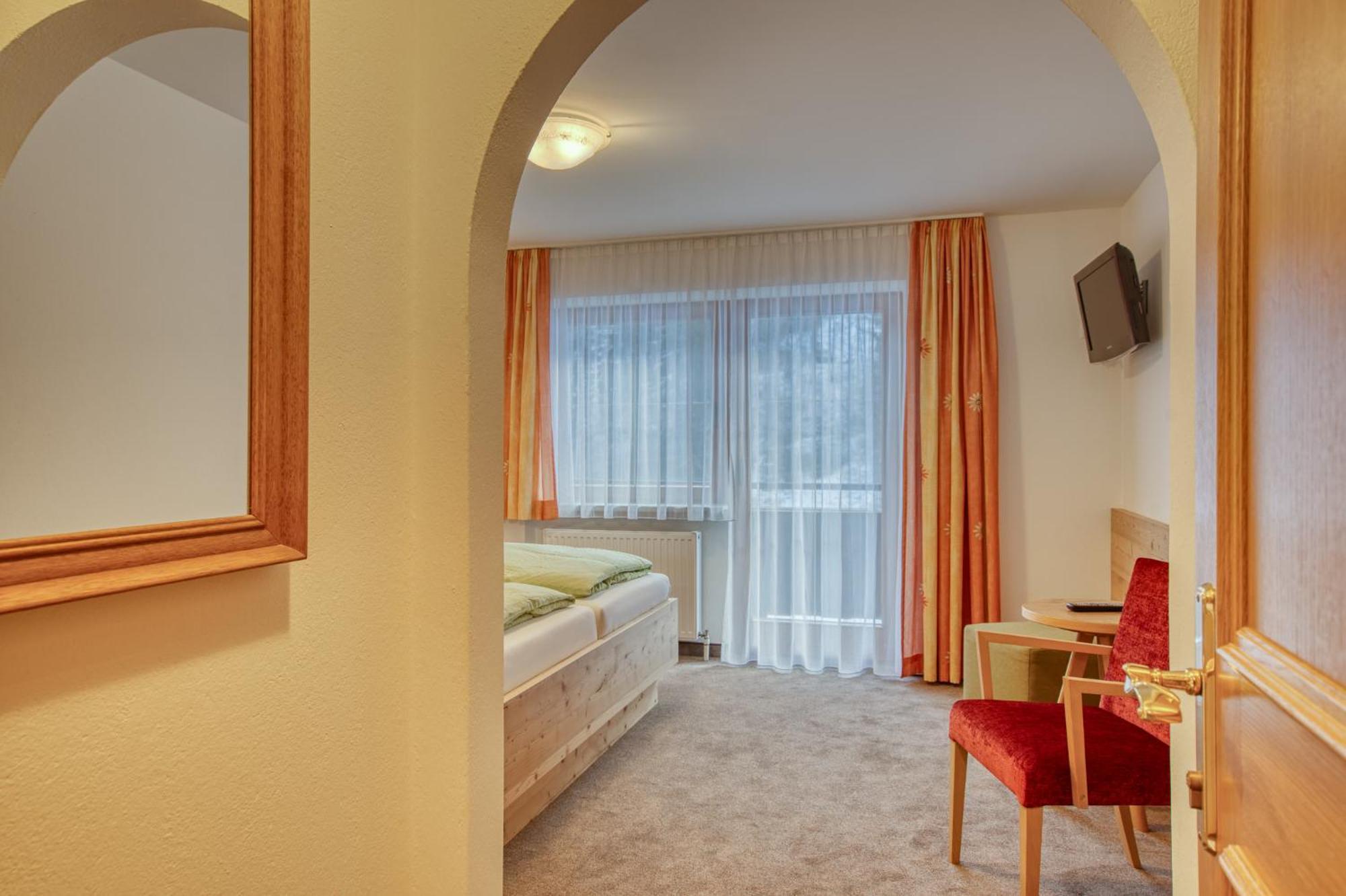 Alpenrose Tux Apartment Ngoại thất bức ảnh