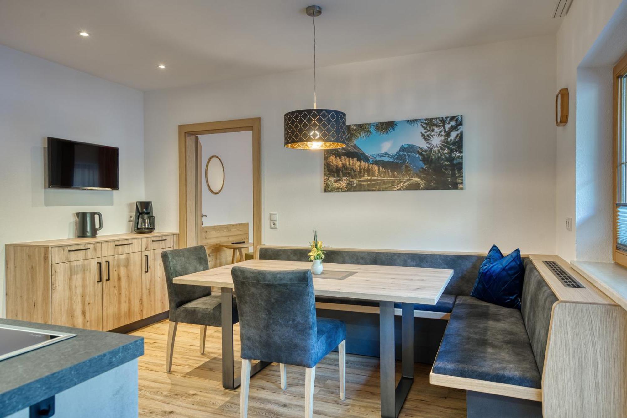Alpenrose Tux Apartment Ngoại thất bức ảnh