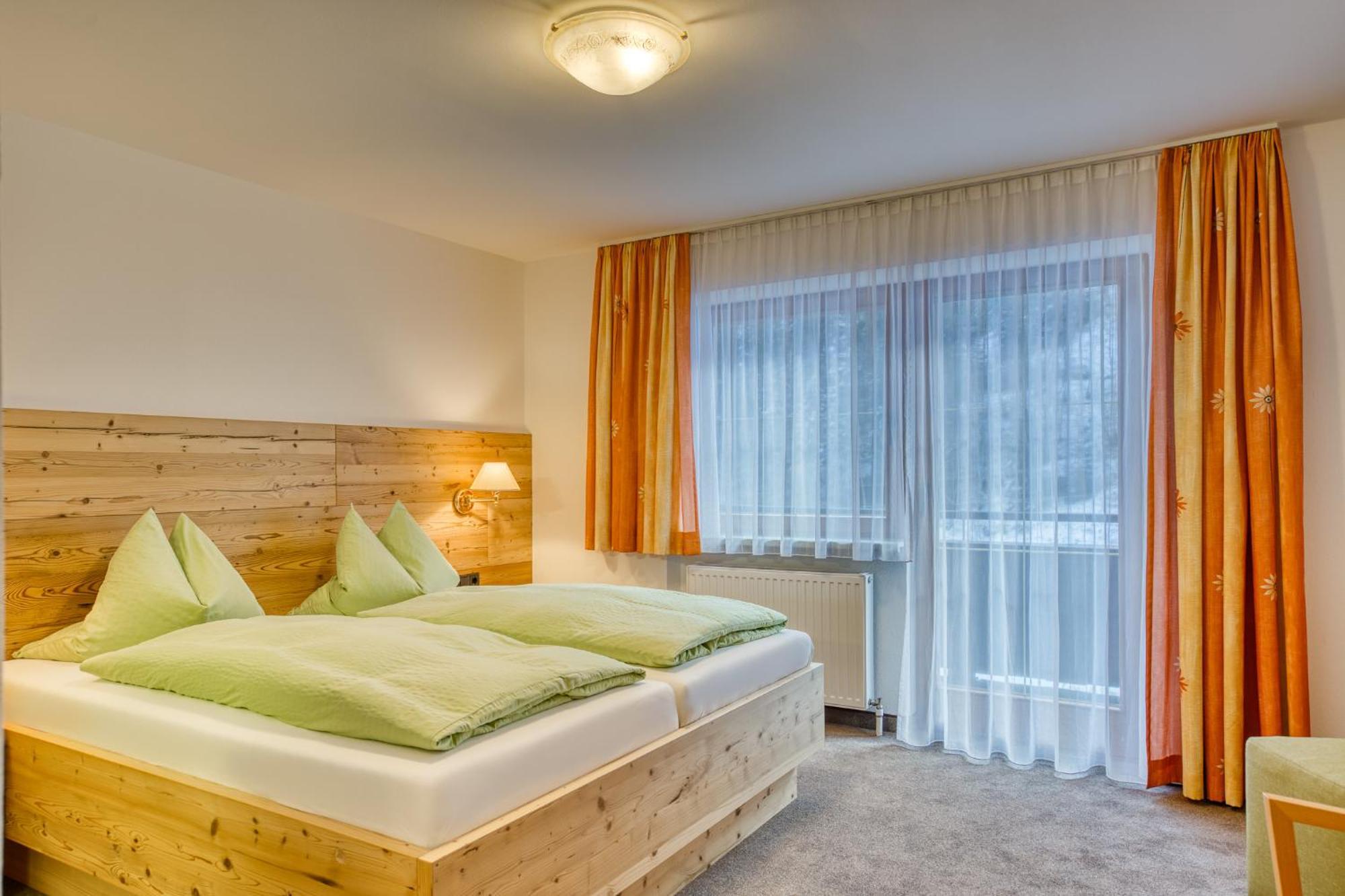 Alpenrose Tux Apartment Ngoại thất bức ảnh