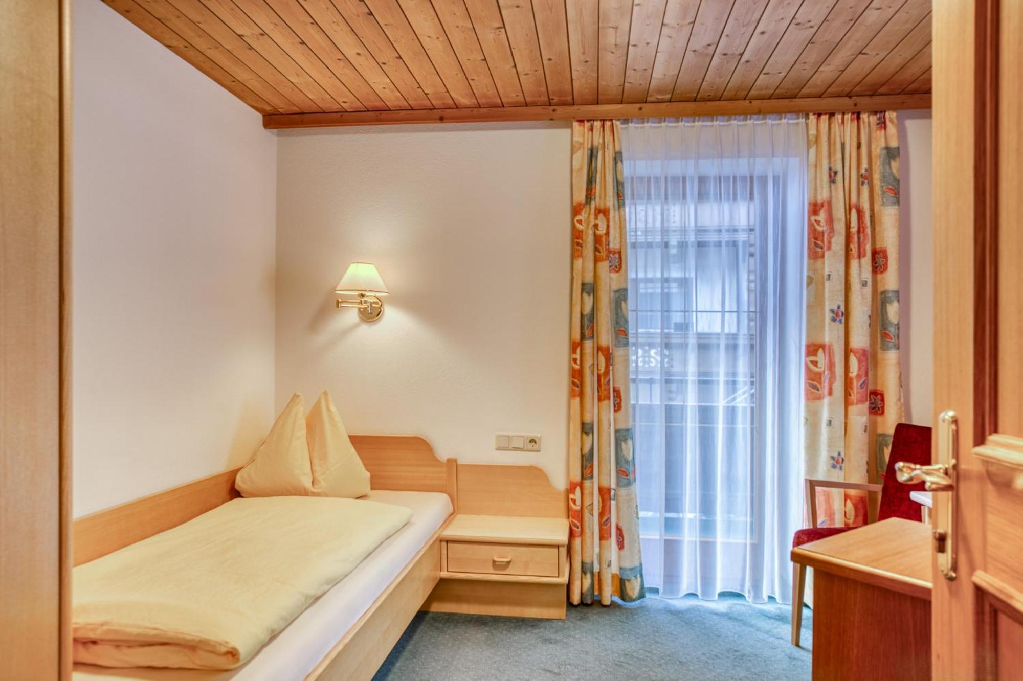 Alpenrose Tux Apartment Ngoại thất bức ảnh