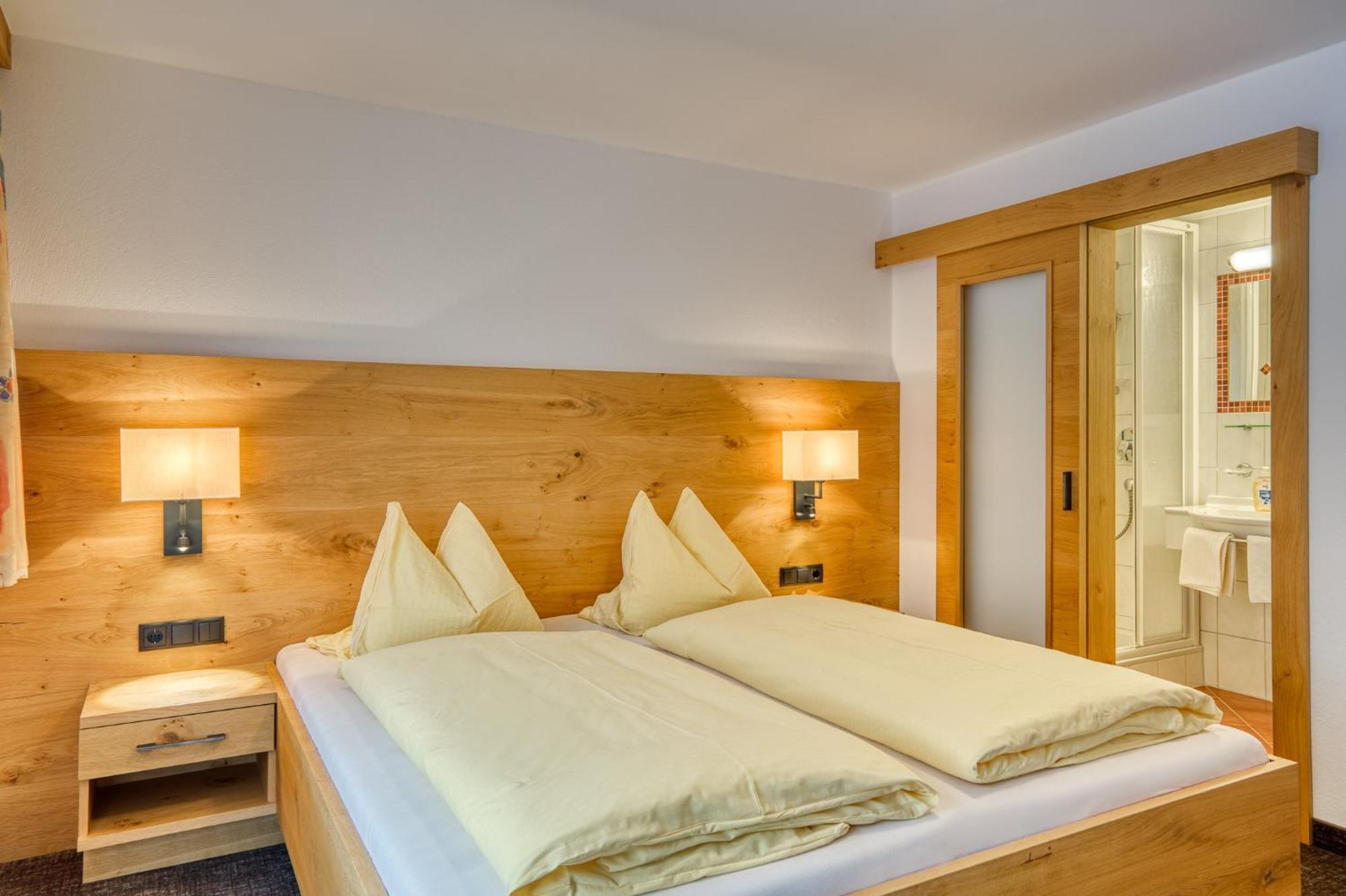 Alpenrose Tux Apartment Ngoại thất bức ảnh