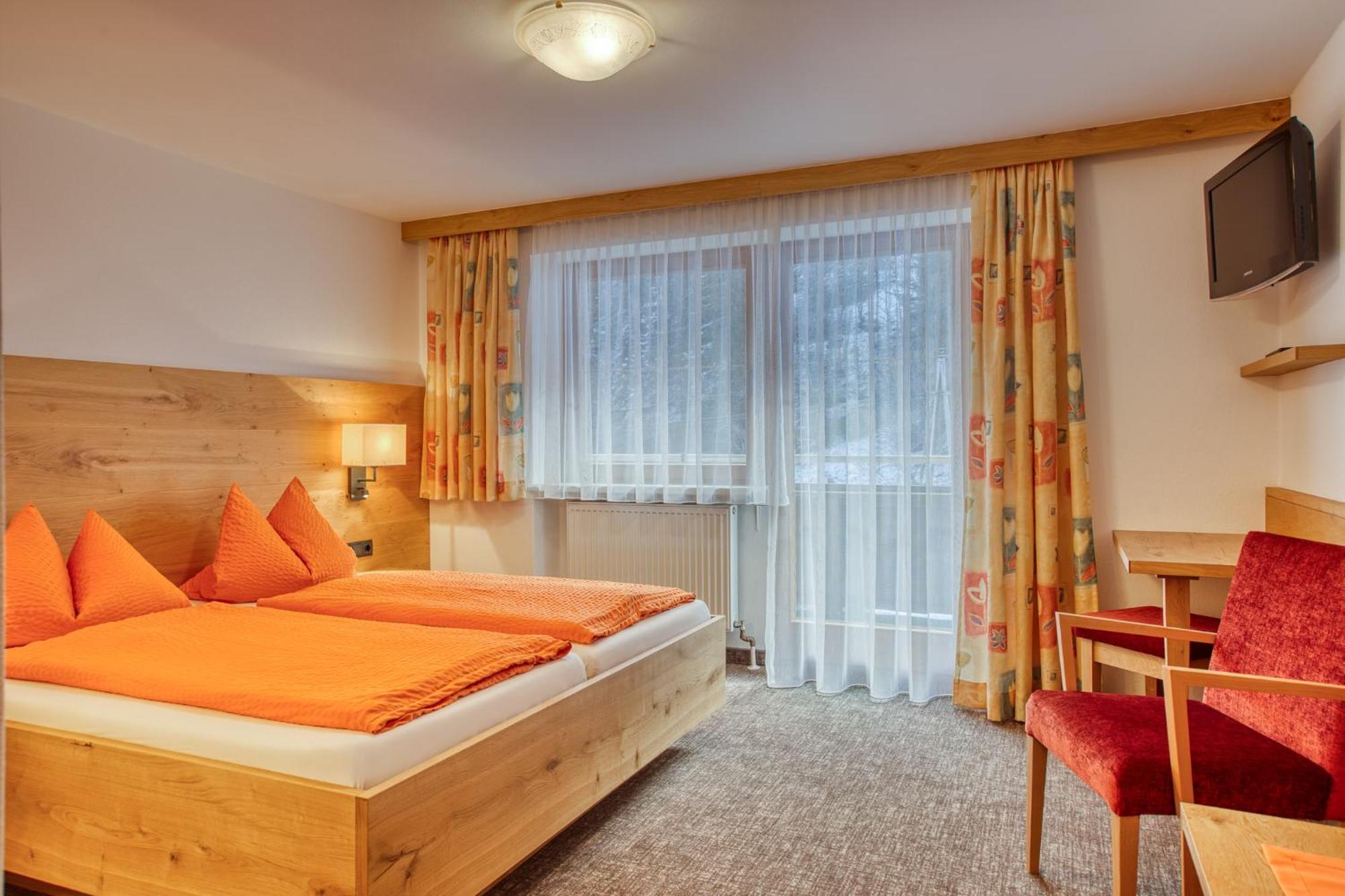 Alpenrose Tux Apartment Ngoại thất bức ảnh