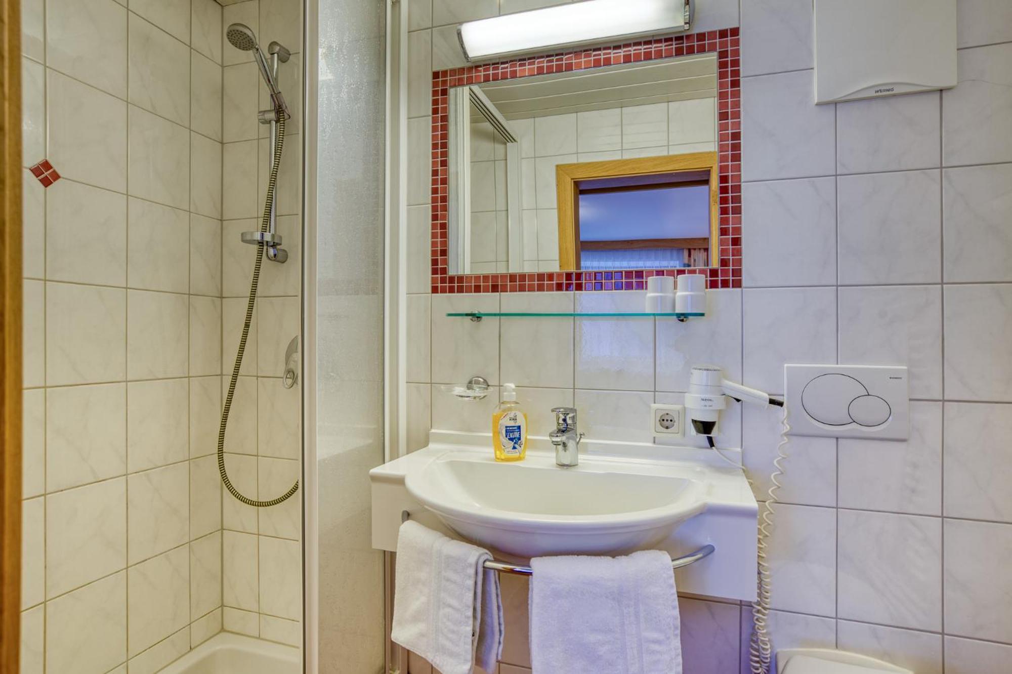 Alpenrose Tux Apartment Ngoại thất bức ảnh