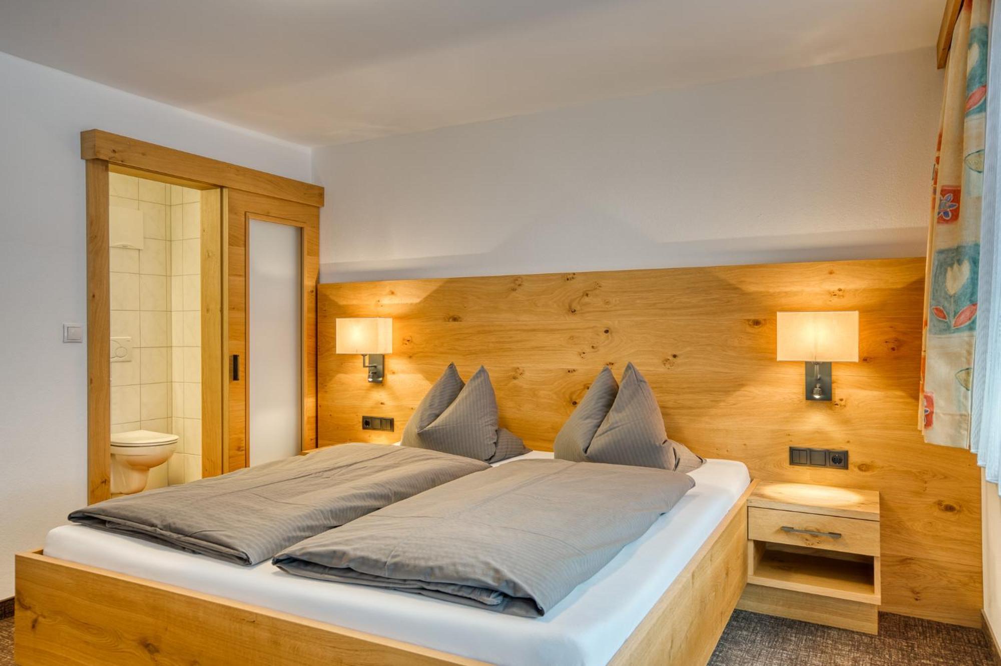 Alpenrose Tux Apartment Ngoại thất bức ảnh