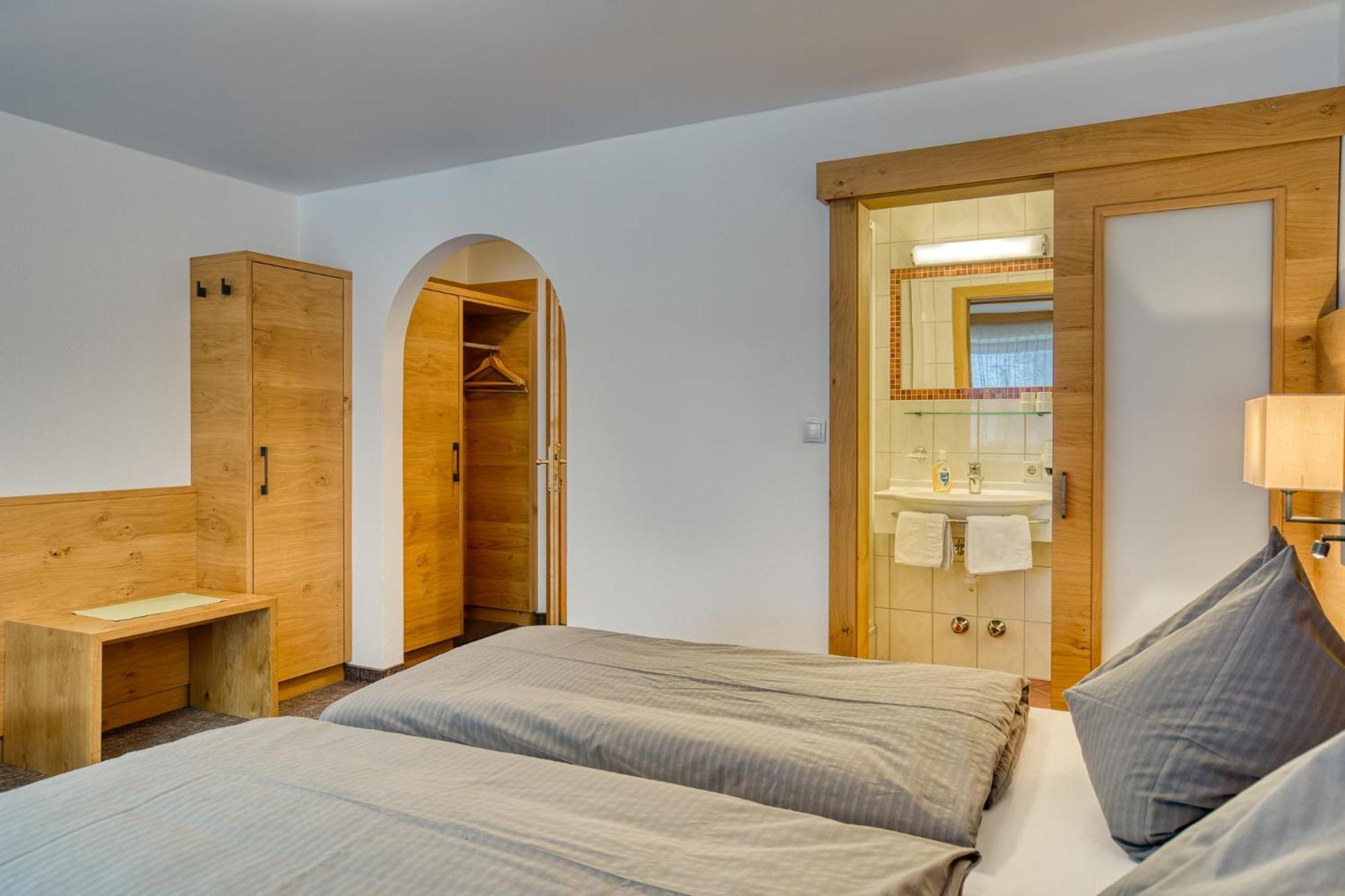 Alpenrose Tux Apartment Ngoại thất bức ảnh