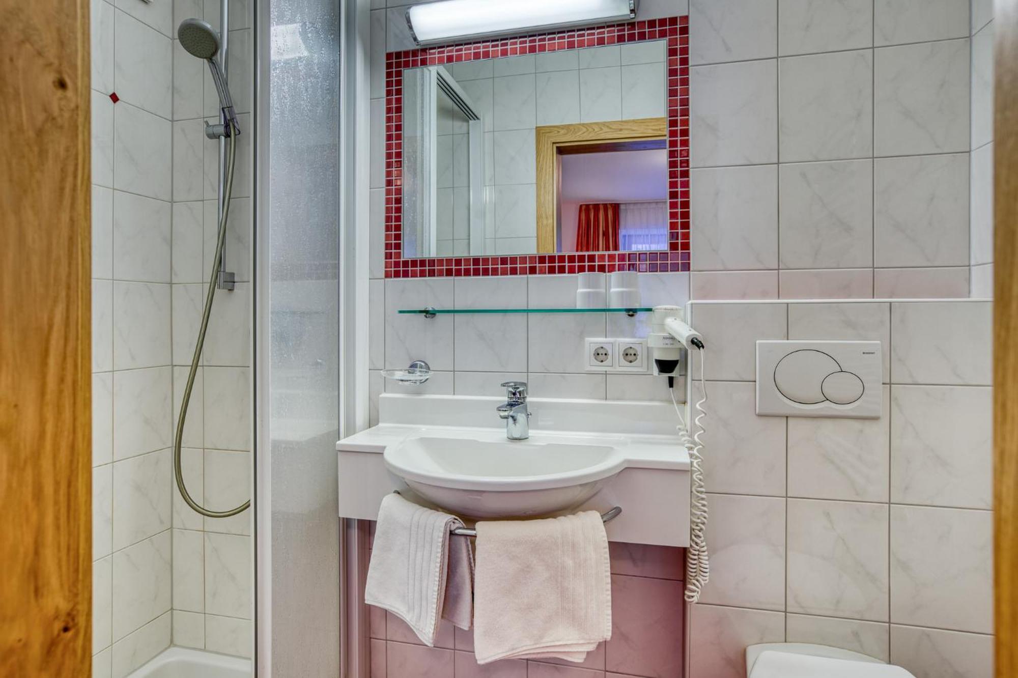 Alpenrose Tux Apartment Ngoại thất bức ảnh